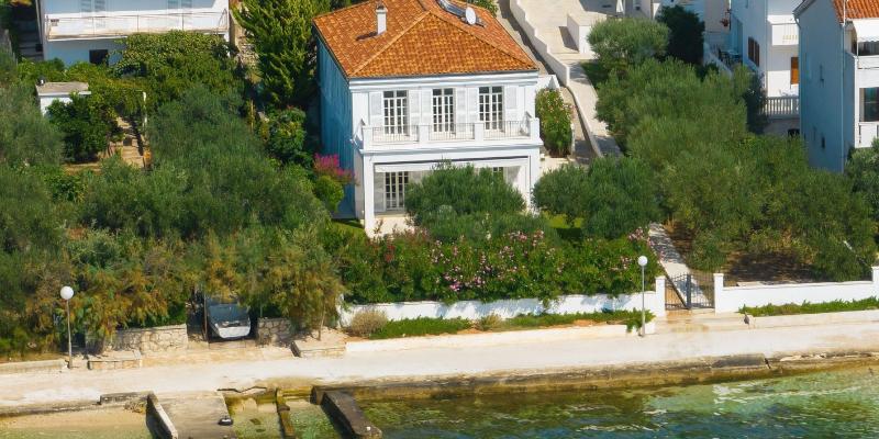 Spirit of comfort living in first sealine