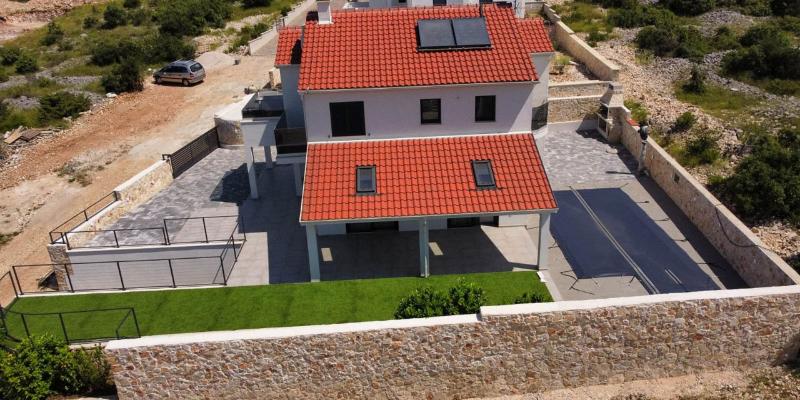 Cozy Mediterranean retreat with breathtaking views